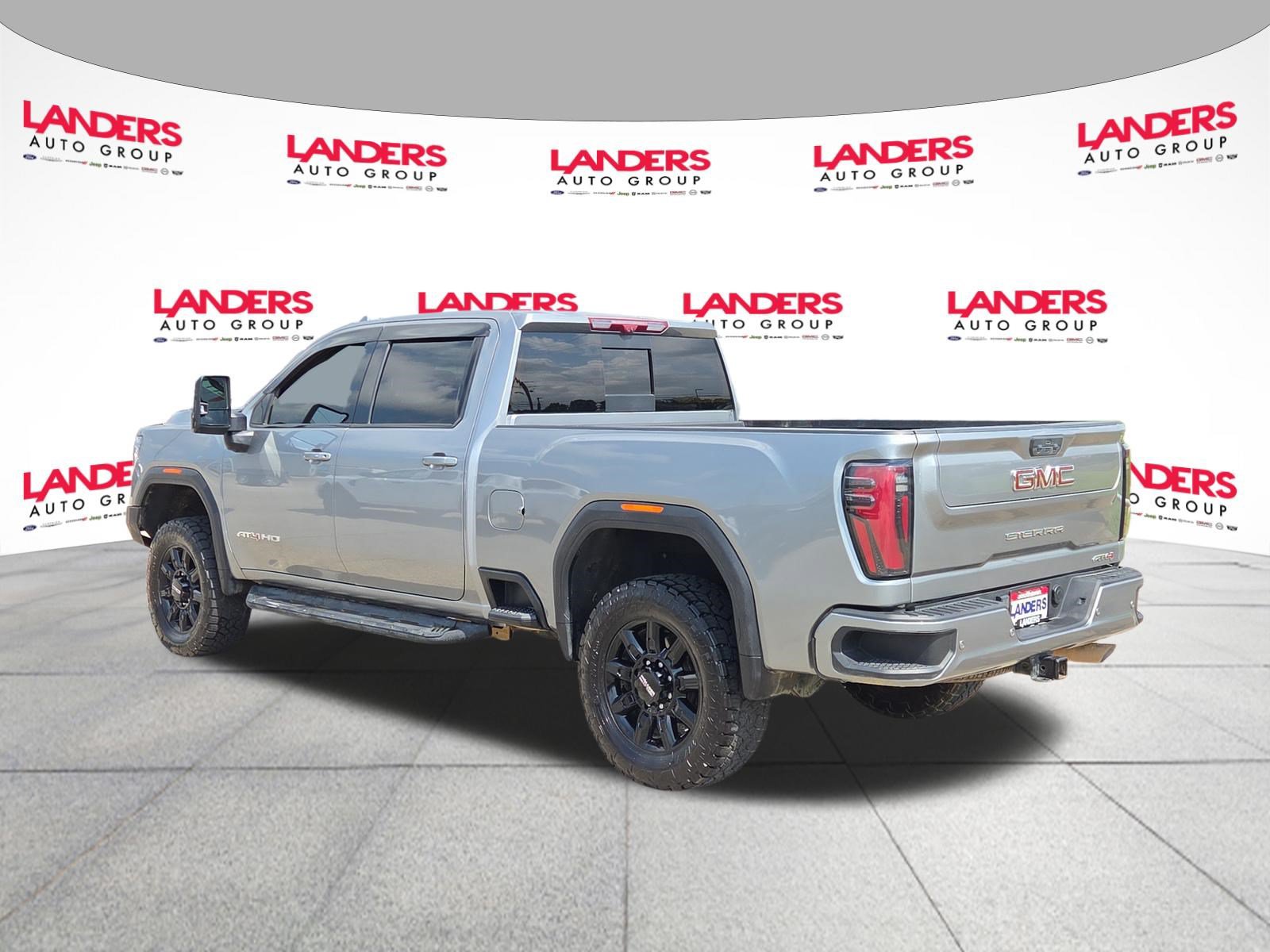 Used 2025 GMC Sierra 2500 AT4 w/ Technology Package AWD/4WD image 5