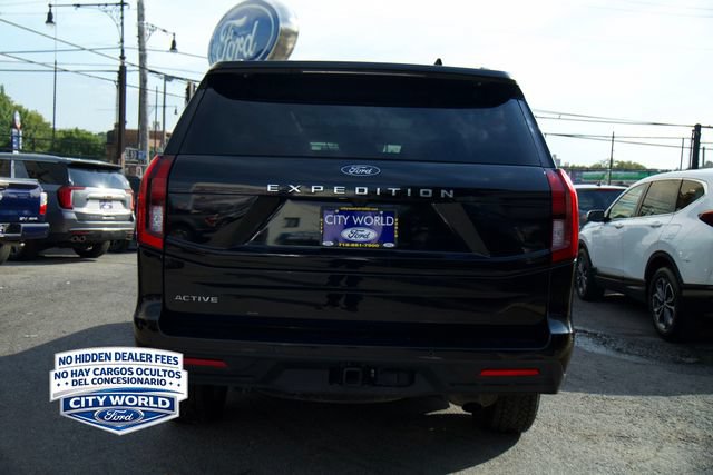 Certified 2025 Ford Expedition Active AWD/4WD image 4