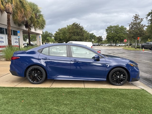 Used 2025 Toyota Camry SE FWD image 2