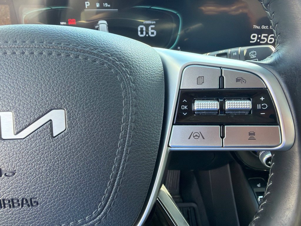 Used 2025 Kia Telluride S FWD image 25