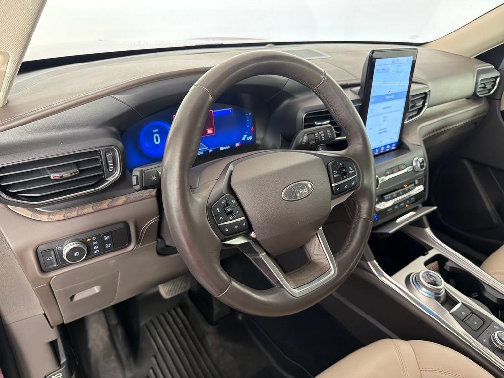 Certified 2020 Ford Explorer Platinum w/ Premium Technology Package AWD/4WD image 14