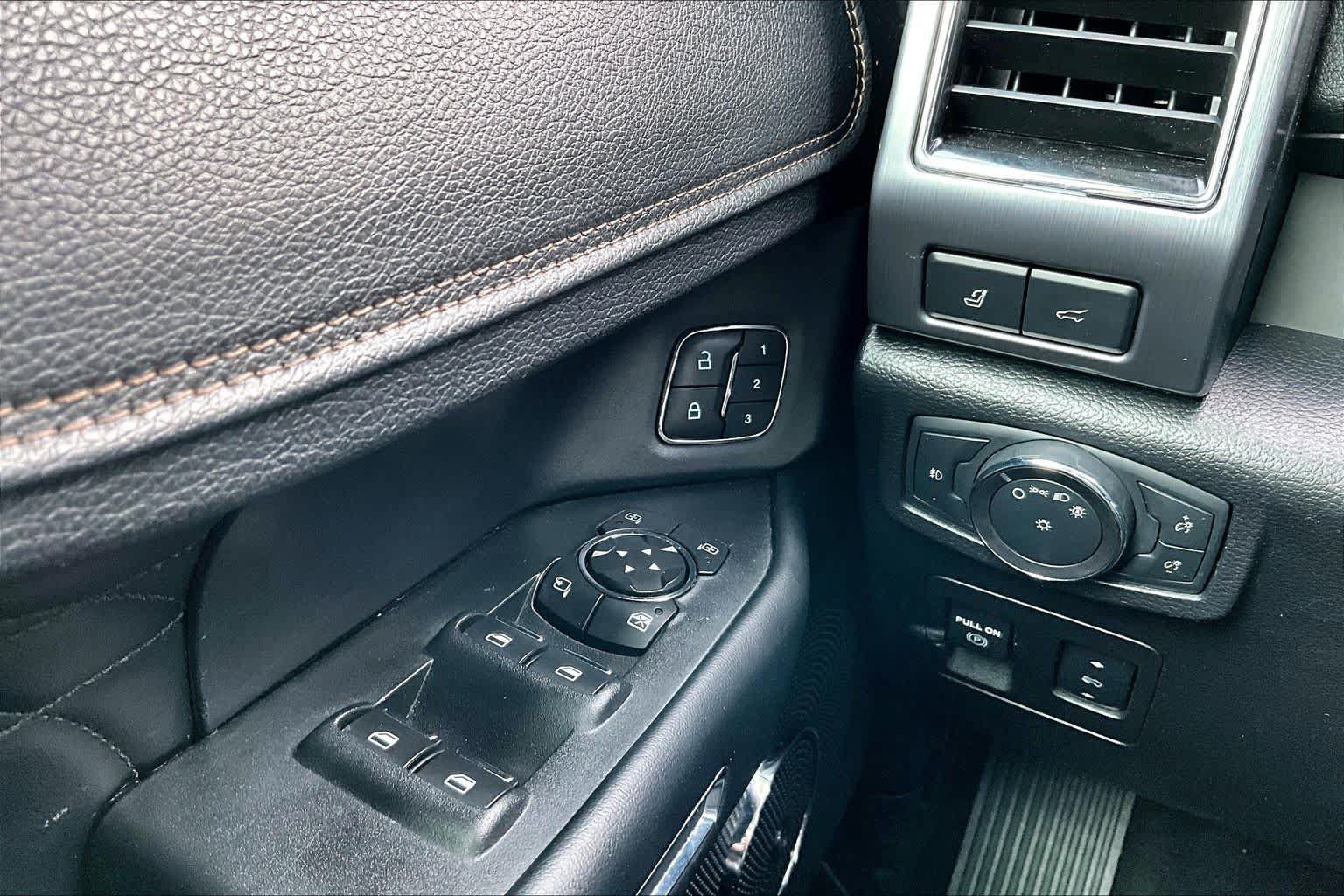Certified 2019 Ford Expedition Platinum RWD image 35