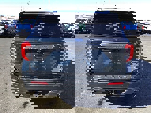 Certified 2023 Ford Explorer XLT w/ Equipment Group 202A image 4