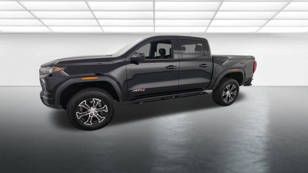Used 2024 GMC Canyon AT4 w/ AT4 Premium Package AWD/4WD image 3