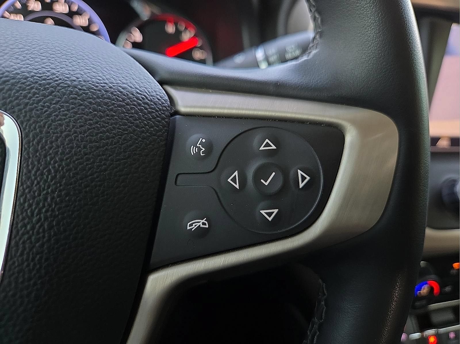 Used 2023 GMC Acadia Denali FWD image 22