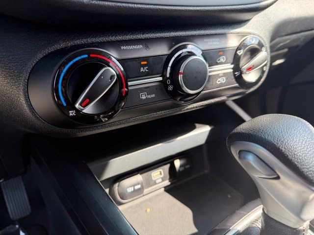 Used 2024 Kia Soul LX w/ LX Technology Package FWD image 21