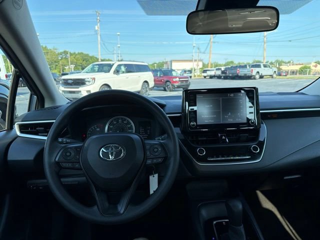 Used 2022 Toyota Corolla LE FWD image 25