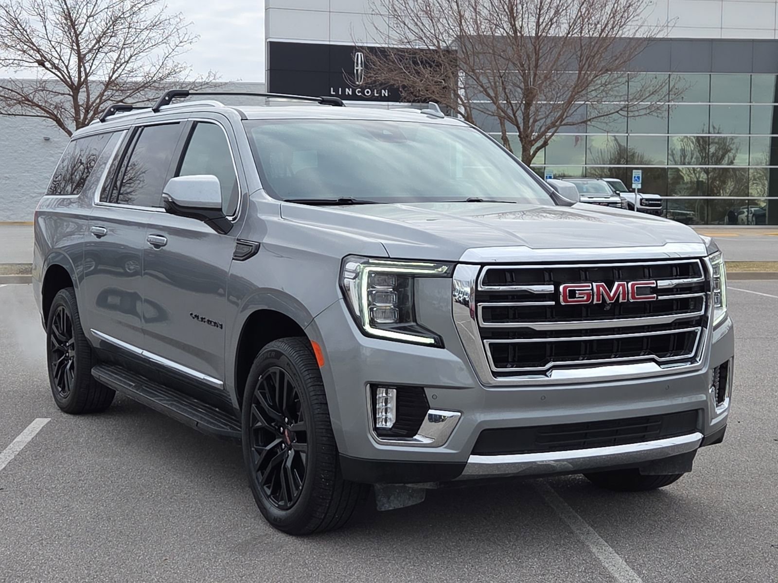 Used 2023 GMC Yukon XL SLT w/ SLT Premium Package