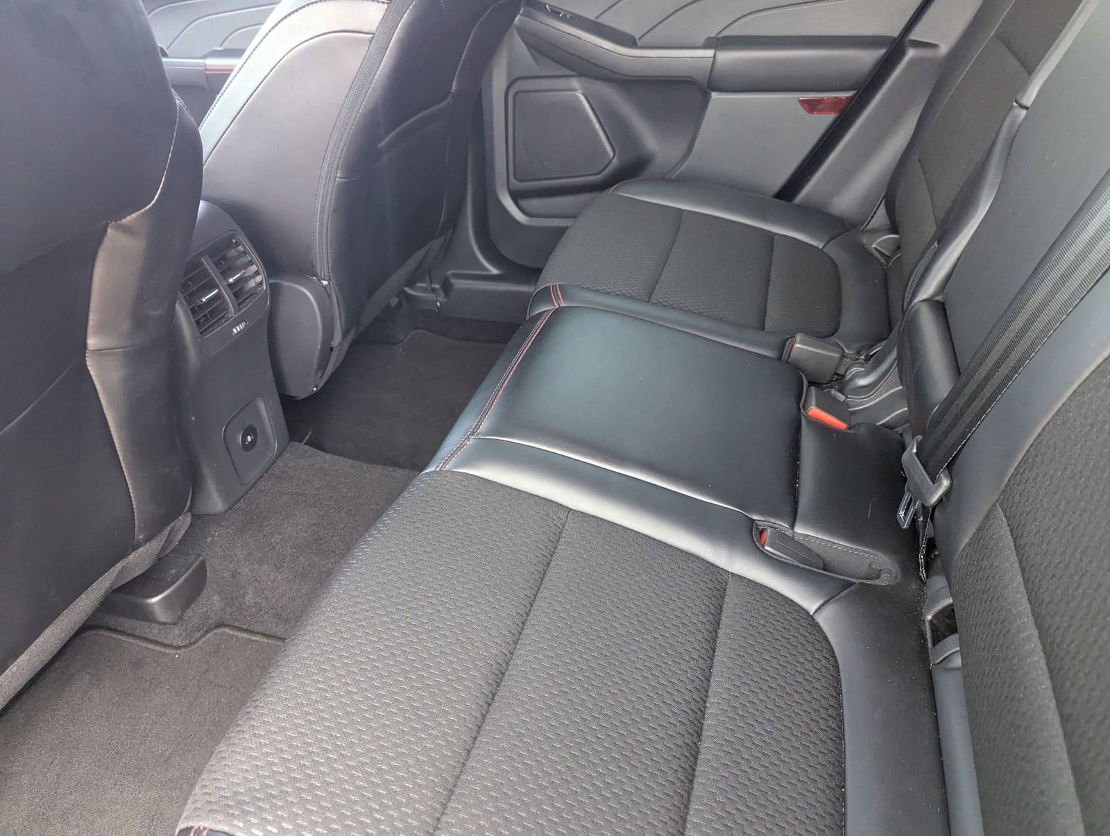 Certified 2025 Ford Escape ST-Line image 14