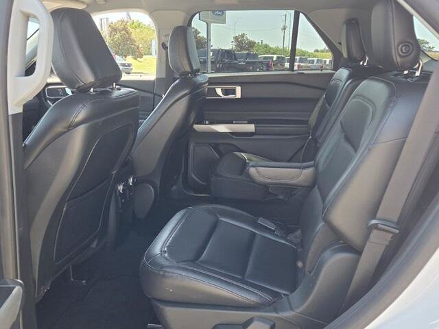 Certified 2020 Ford Explorer XLT w/ Equipment Group 202A RWD image 6