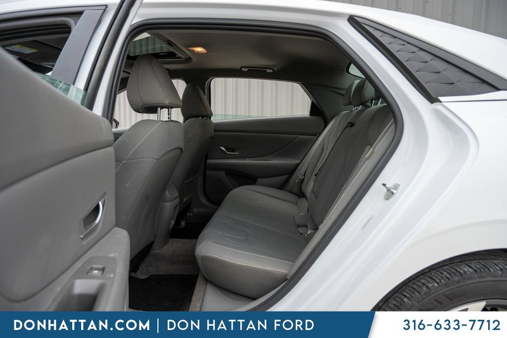 Used 2024 Hyundai Elantra SEL w/ Convenience Package FWD image 20