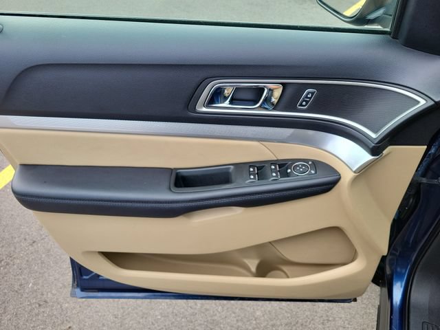 Certified 2017 Ford Explorer XLT w/ Equipment Group 202A FWD image 13