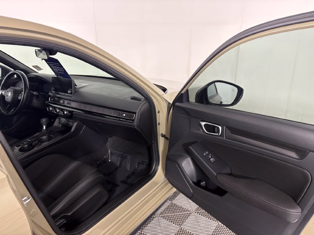 Used 2025 Honda Civic Sport image 31