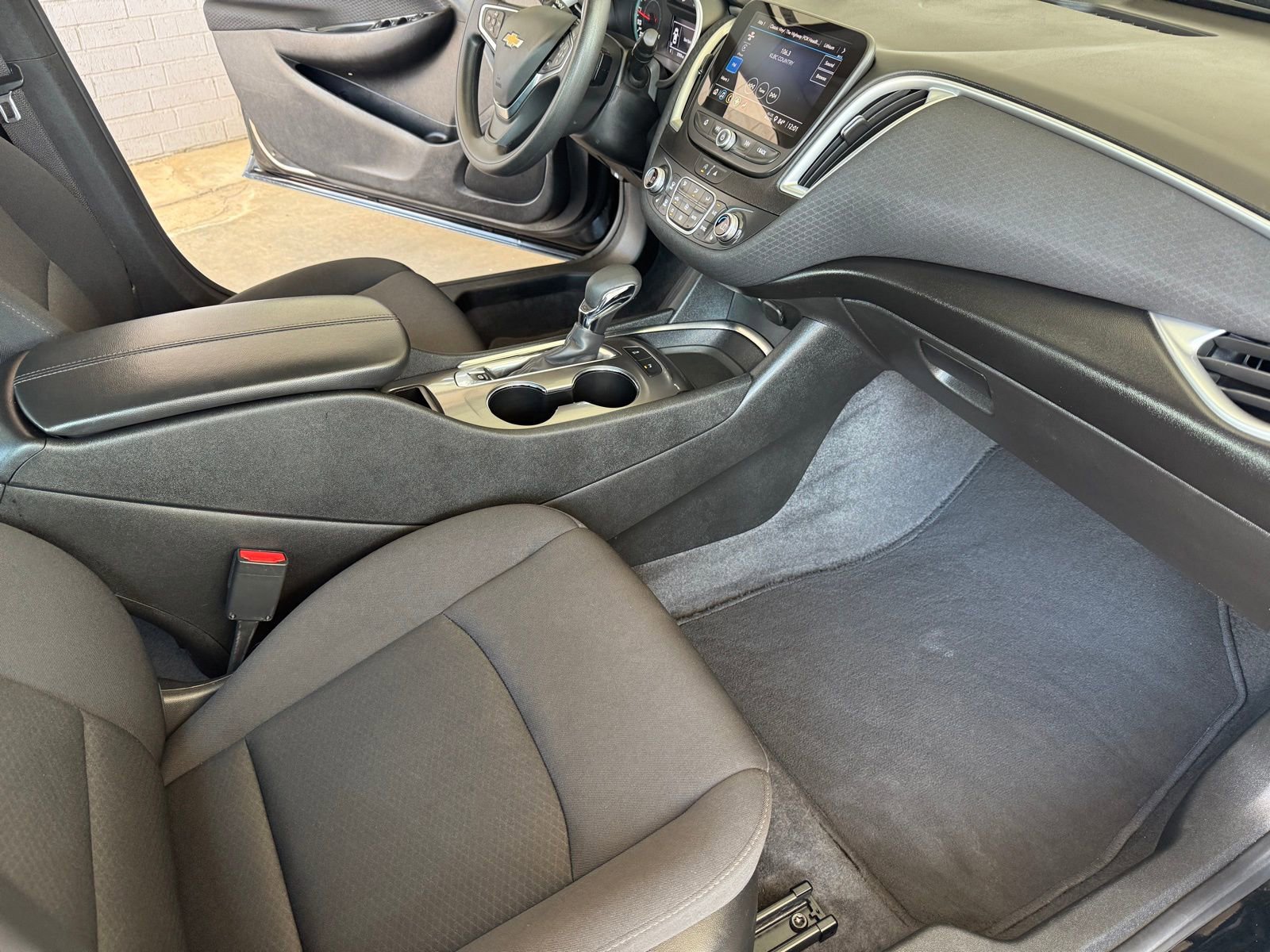 Used 2024 Chevrolet Malibu LT image 17