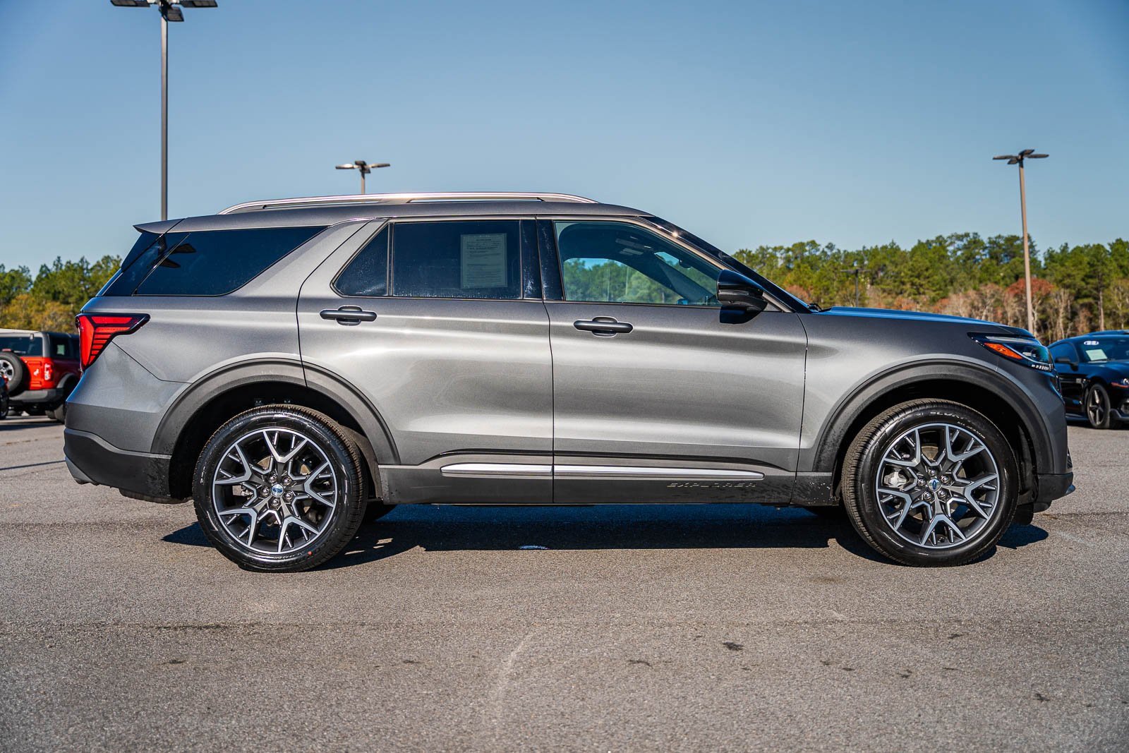 Certified 2025 Ford Explorer Platinum w/ Ultimate Package image 8