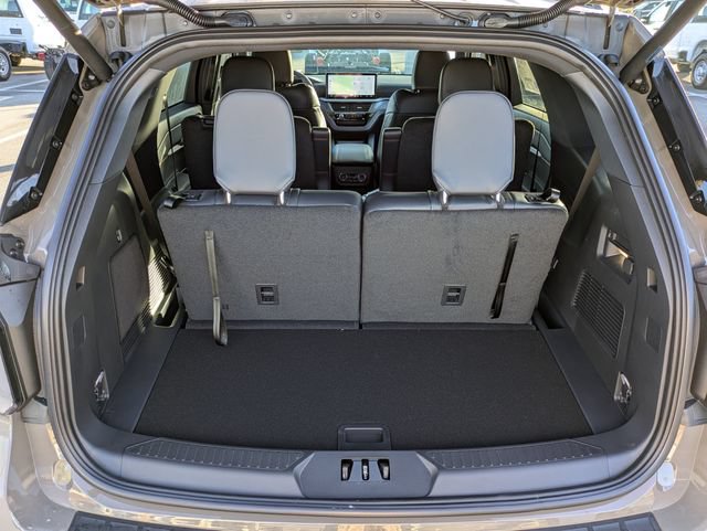 Certified 2026 Ford Explorer ST-Line w/ ST-Line Street Pack RWD image 12