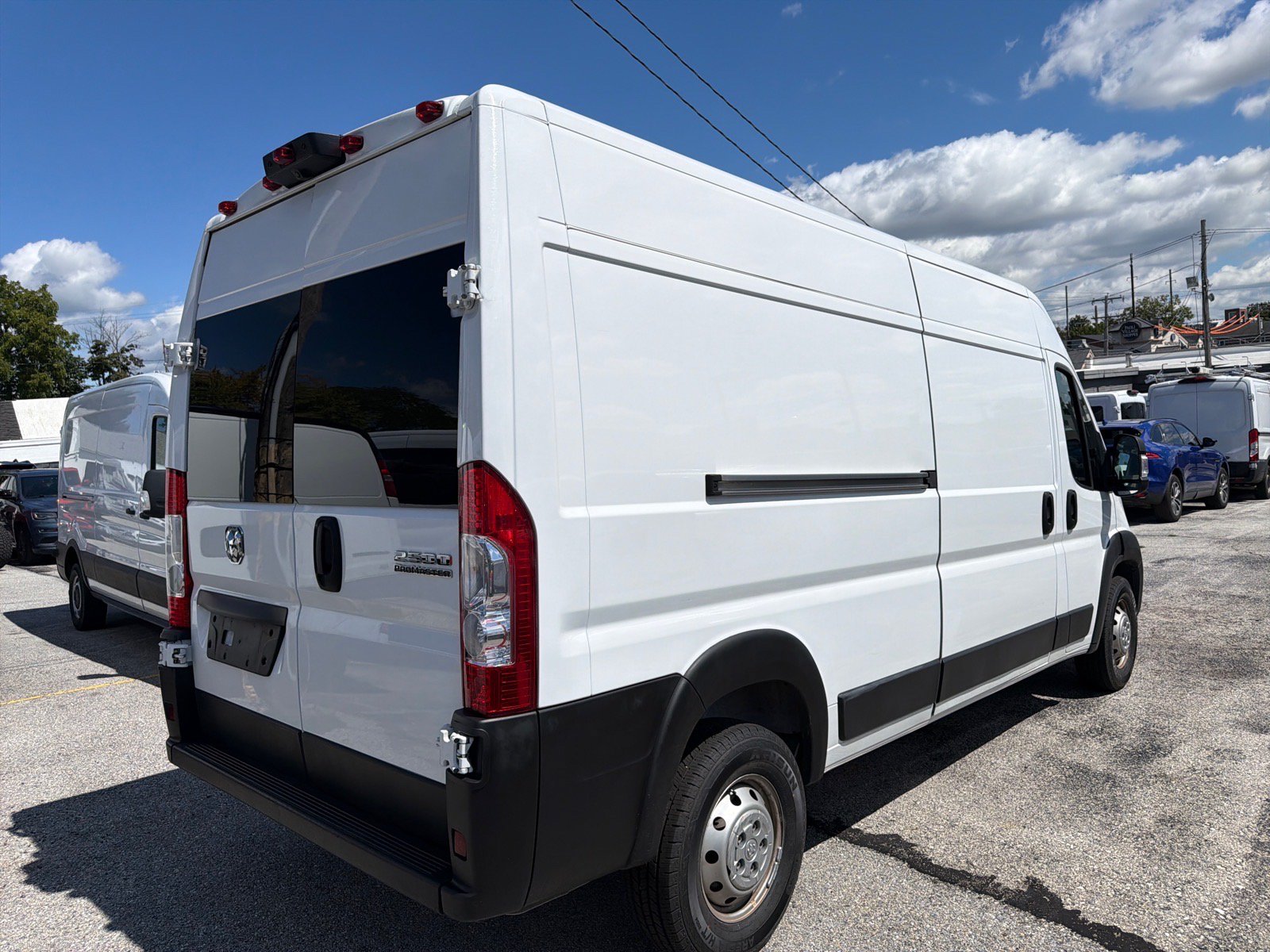Used 2023 RAM ProMaster 2500 FWD image 4