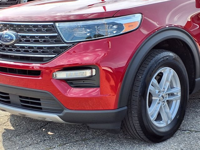 Certified 2024 Ford Explorer XLT w/ Equipment Group 202A AWD/4WD image 30