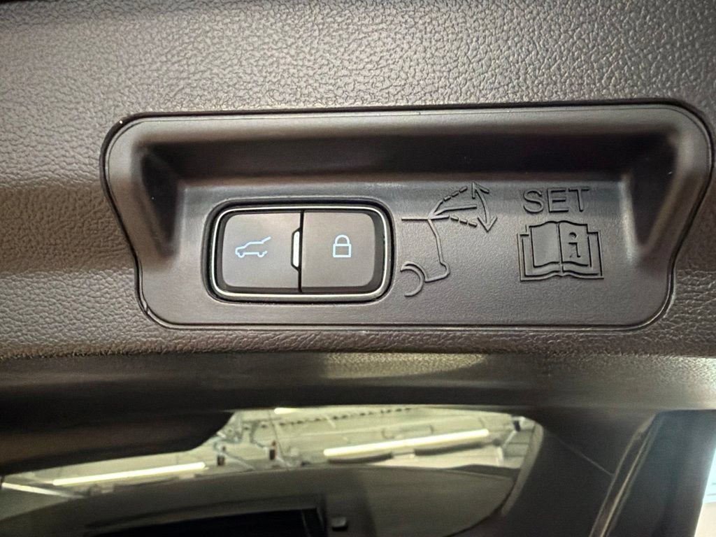 Certified 2020 Ford Explorer Limited w/ Hybrid Equipment Group 310A AWD/4WD image 81