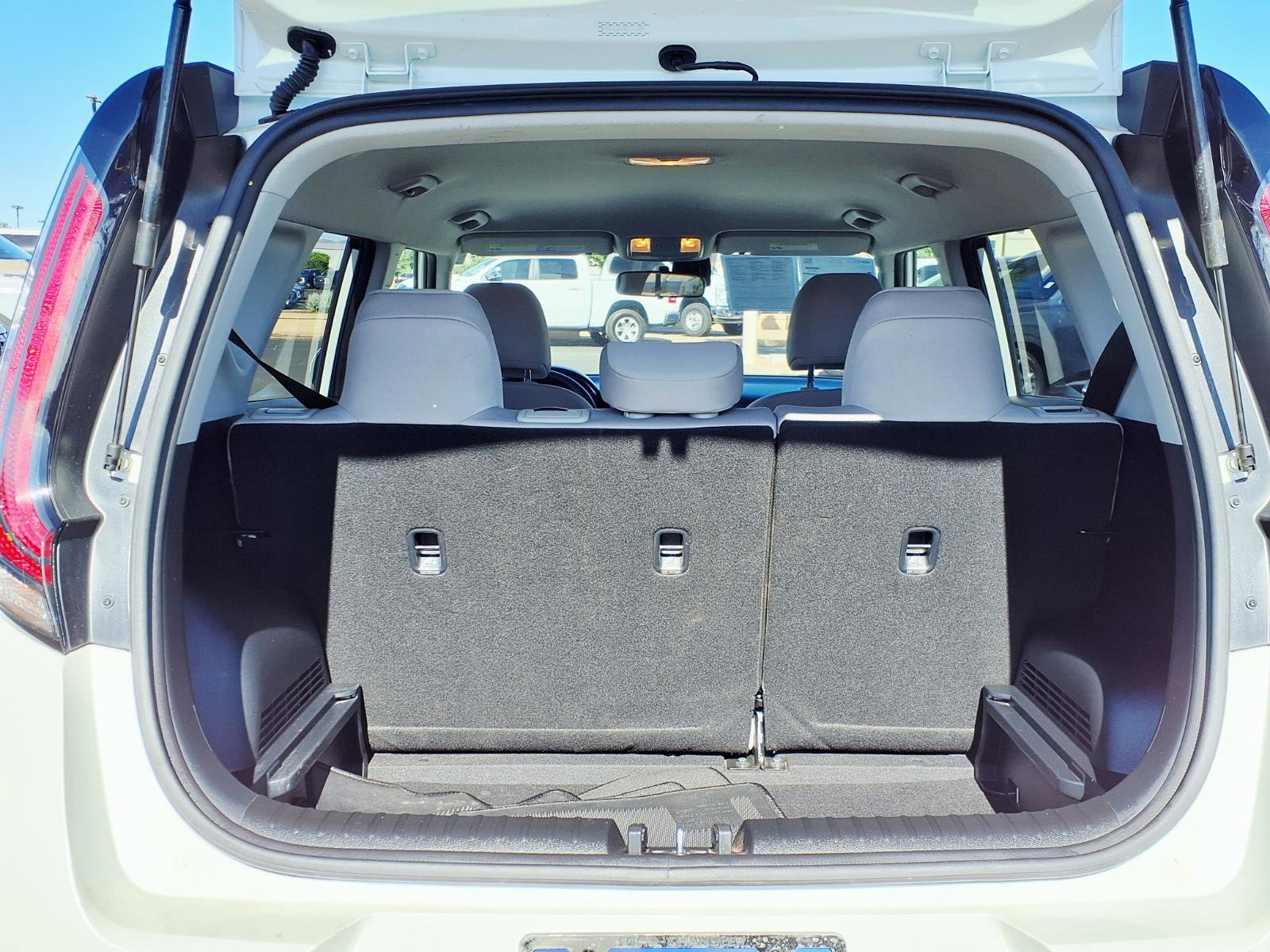 Used 2025 Kia Soul LX FWD image 16