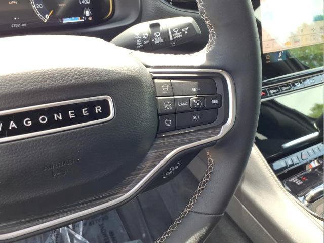 Used 2024 Jeep Wagoneer Series II w/ Flexible Seating Group AWD/4WD image 25
