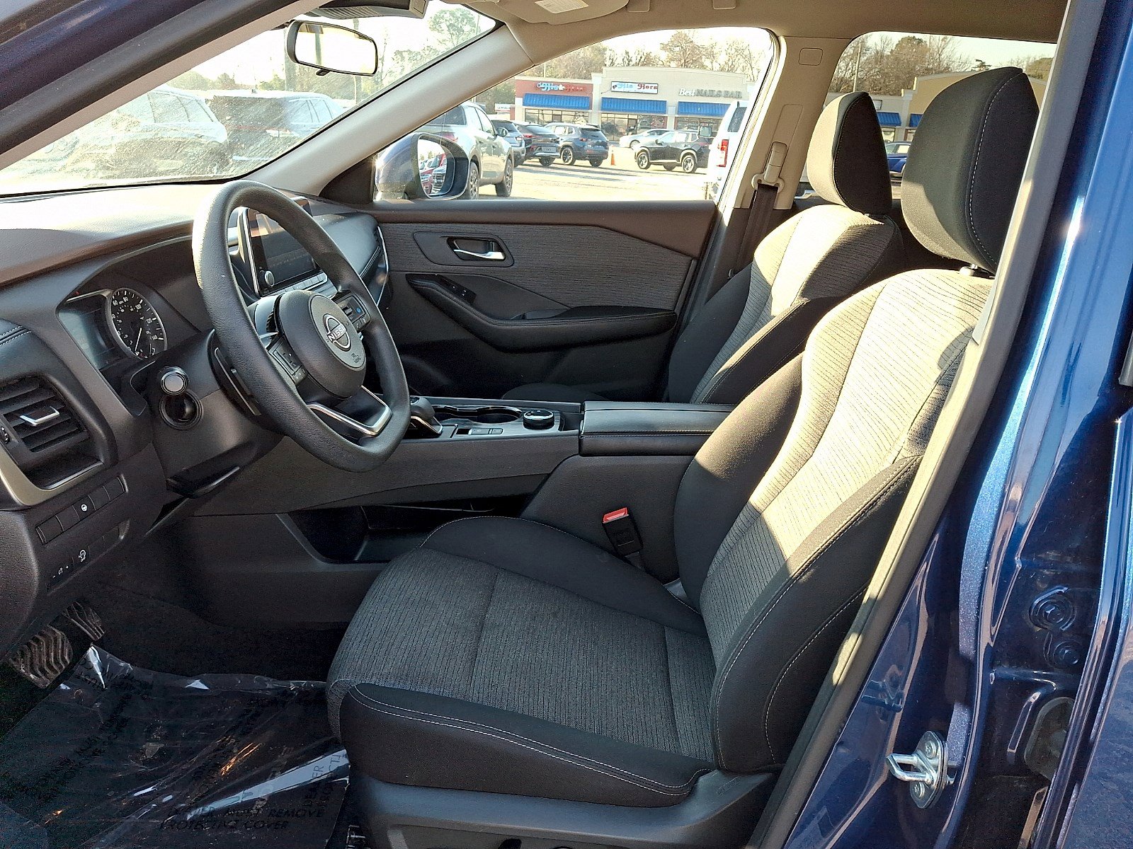 Used 2023 Nissan Rogue SV image 12