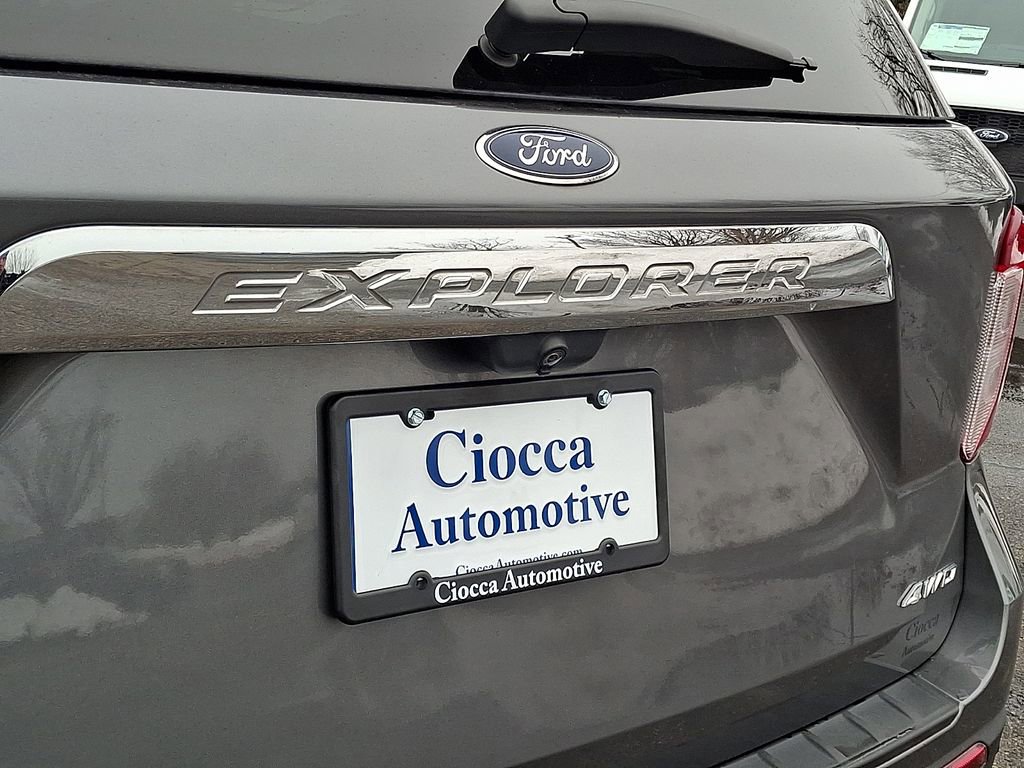 Certified 2022 Ford Explorer XLT image 33