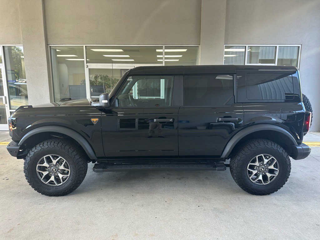 Certified 2024 Ford Bronco Badlands image 4