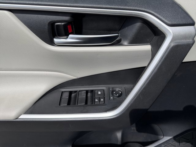 Used 2021 Toyota RAV4 XLE w/ Convenience Package image 14