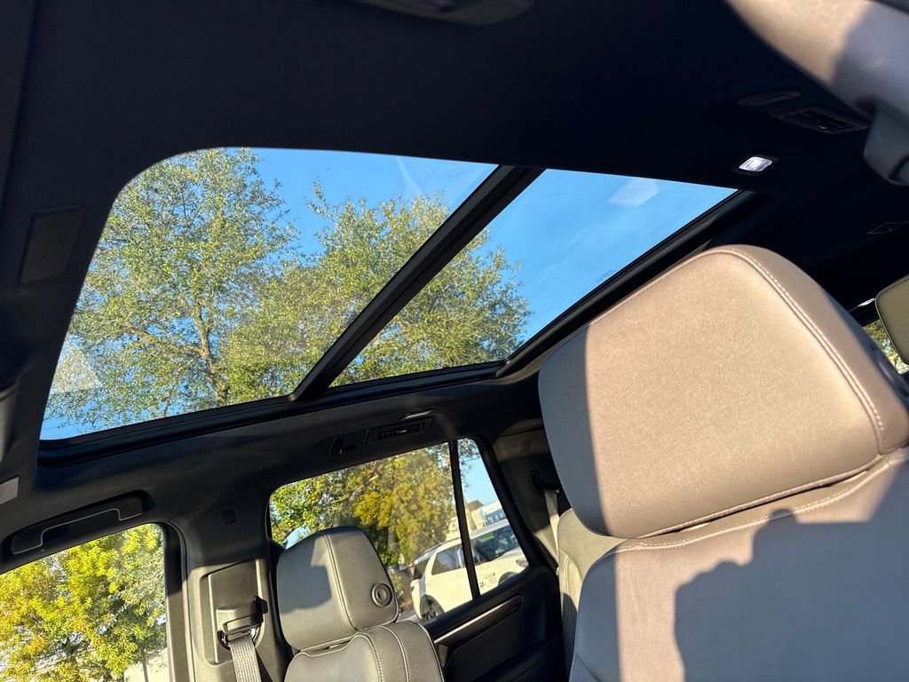 Used 2025 Chevrolet Tahoe Z71 w/ Comfort Package image 8