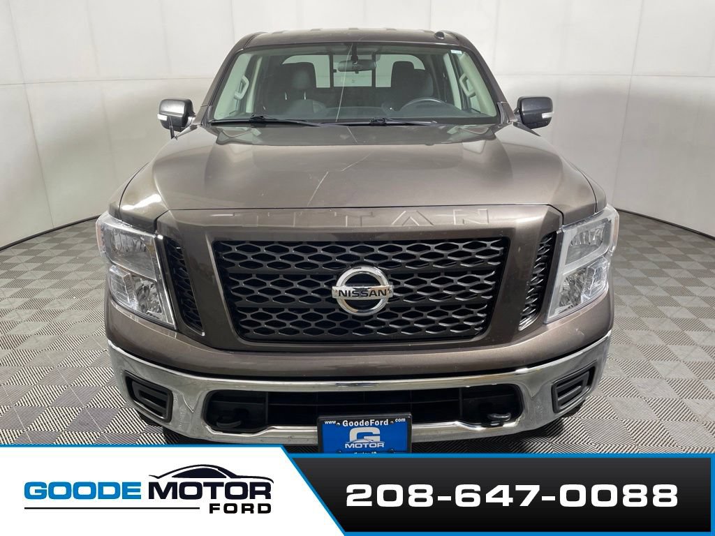 Used 2019 Nissan Titan SV AWD/4WD image 3
