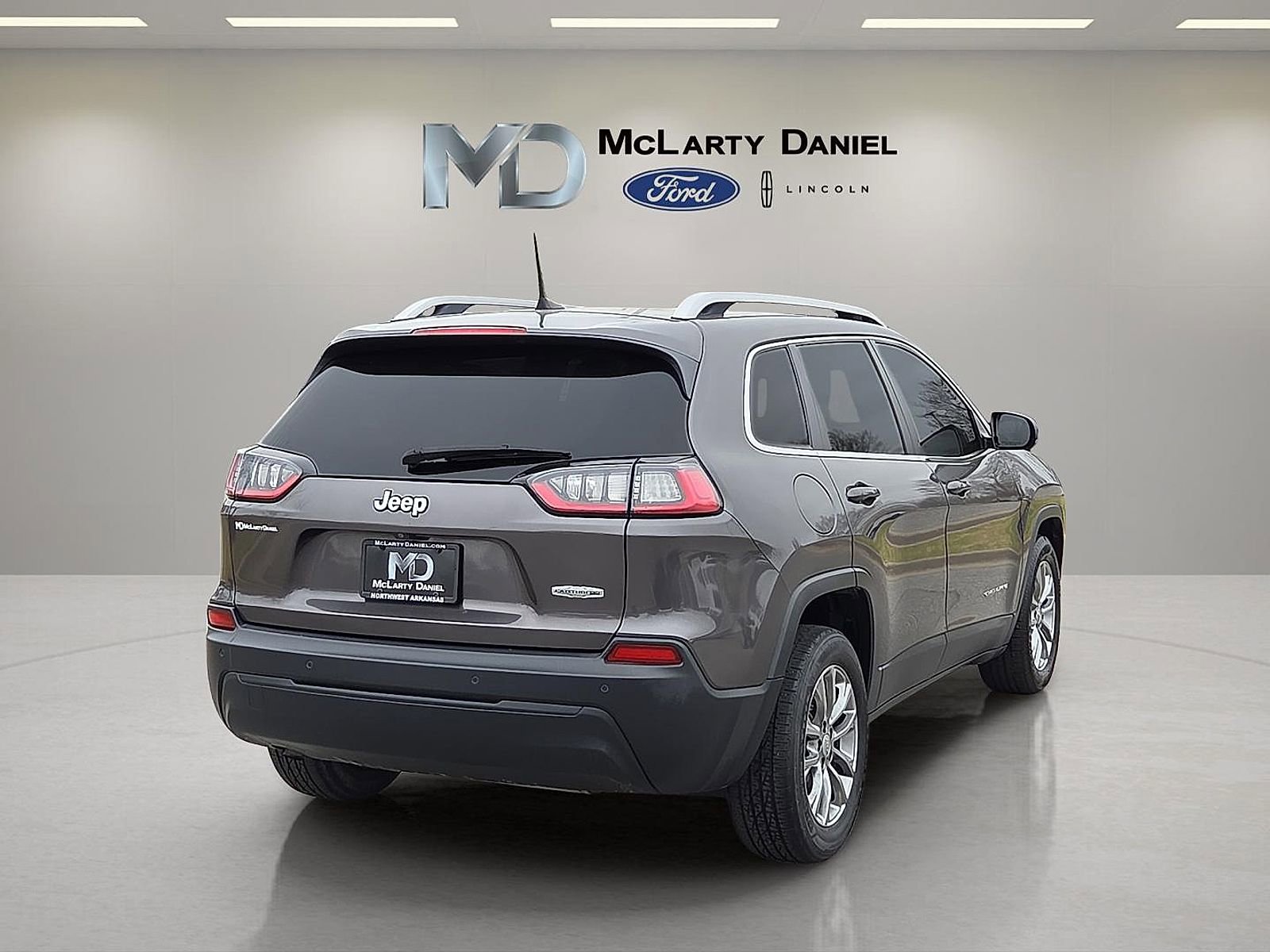 Used 2020 Jeep Cherokee Latitude Plus w/ Cold Weather Group image 5