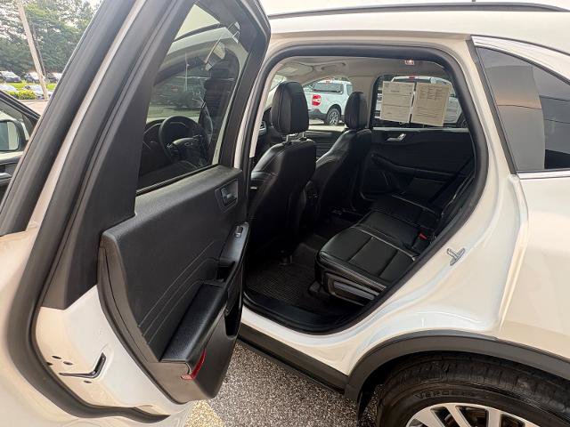 Certified 2022 Ford Escape Titanium w/ Class II Trailer Tow Package AWD/4WD image 29