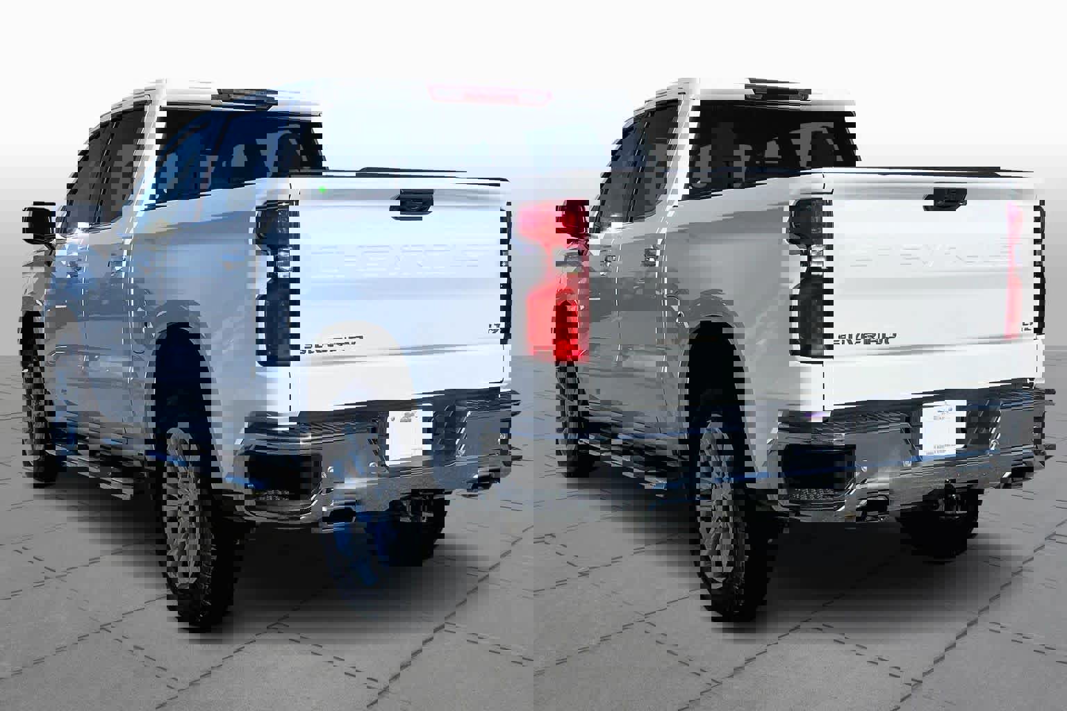 Used 2024 Chevrolet Silverado 1500 LTZ image 4