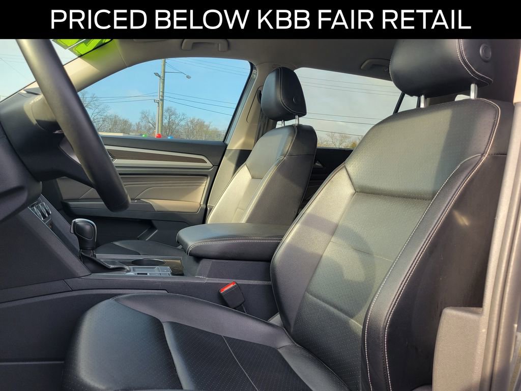 Used 2022 Volkswagen Atlas SE w/ Black Wheel Package image 17