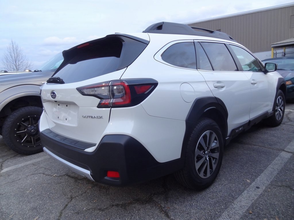 Used 2025 Subaru Outback Premium image 2