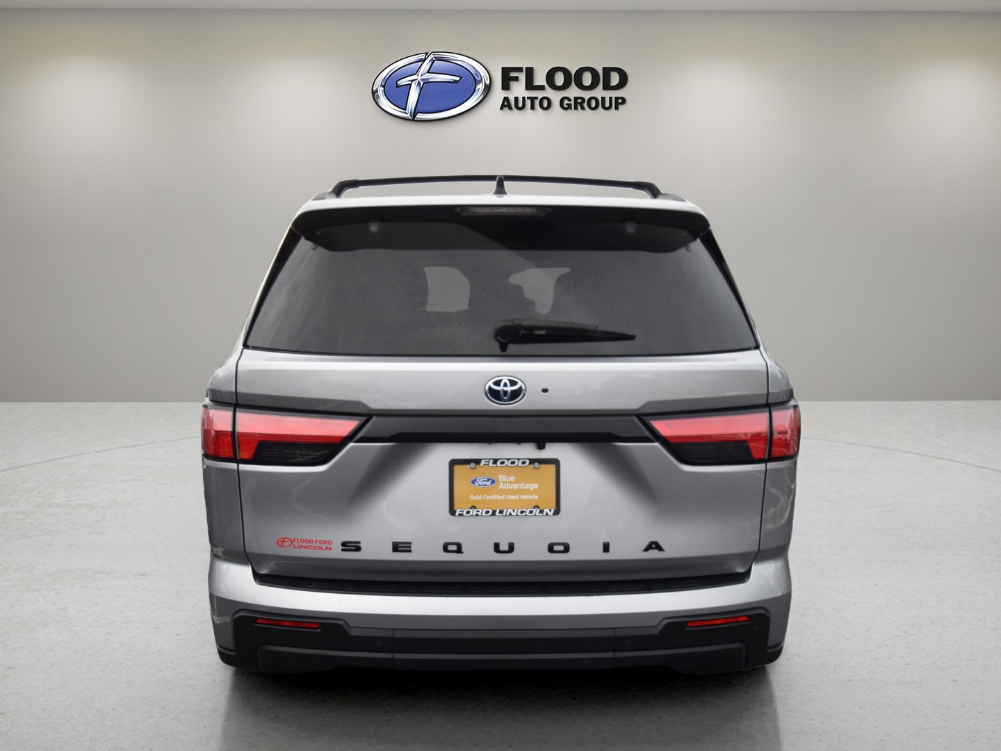 Used 2024 Toyota Sequoia SR5 w/ SR5 Premium Package AWD/4WD image 5
