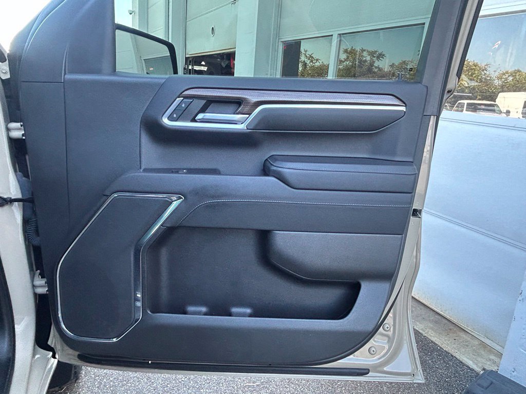 Used 2023 Chevrolet Silverado 1500 LT Trail Boss w/ LPO, Dark Essentials Package AWD/4WD image 29