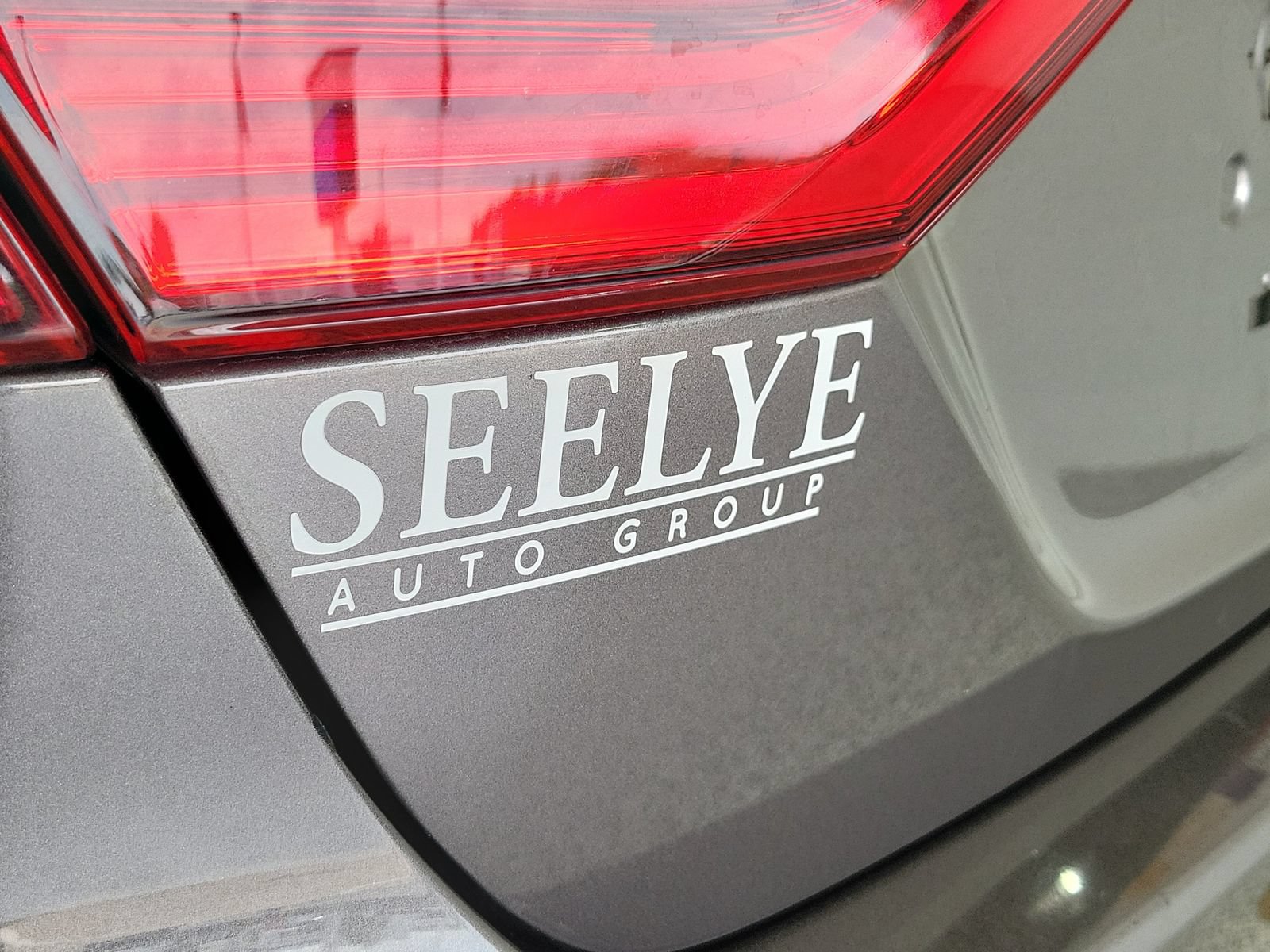 Used 2021 Toyota Camry LE FWD image 30