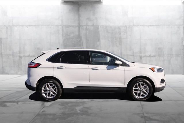 Certified 2024 Ford Edge SEL image 3