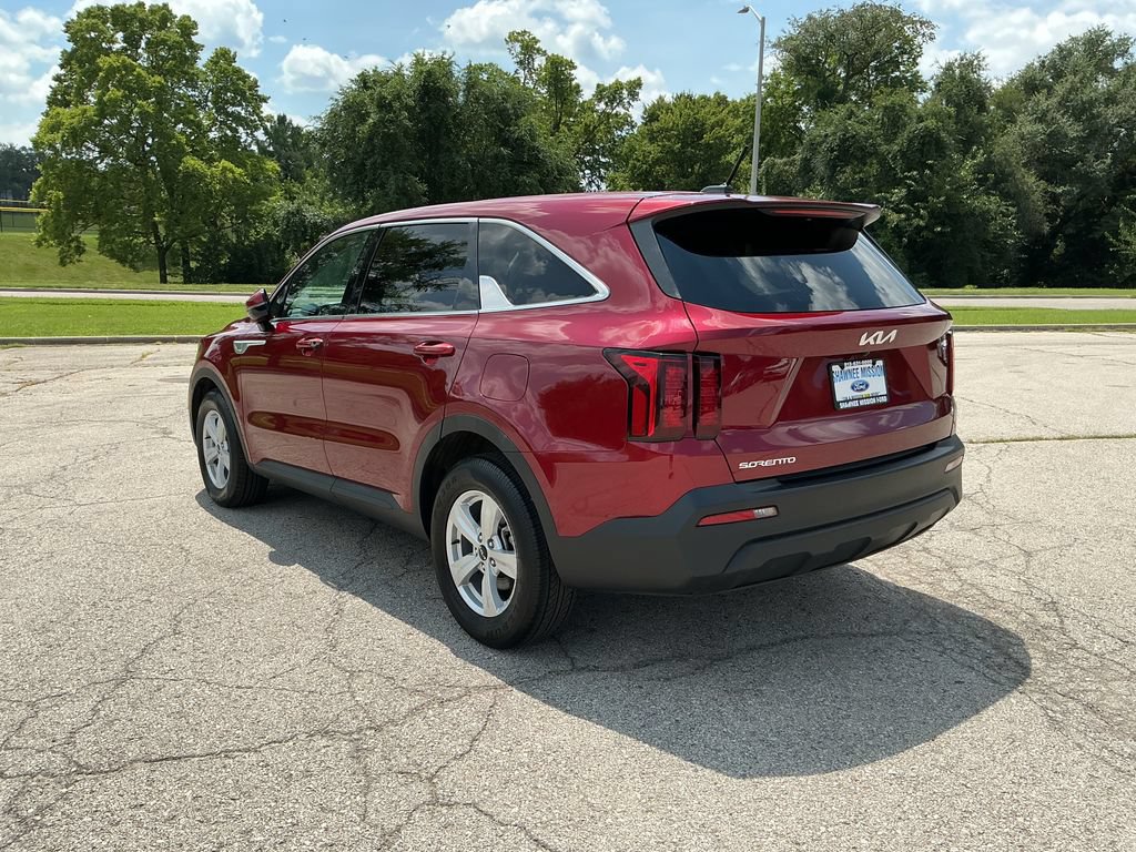 Used 2023 Kia Sorento LX FWD image 3