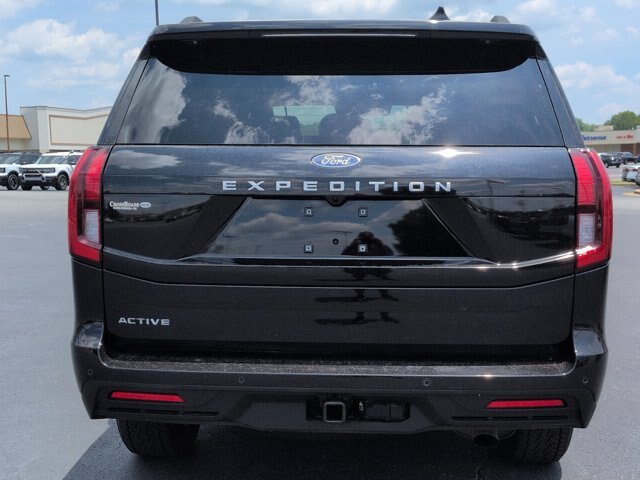 Certified 2025 Ford Expedition Active AWD/4WD image 5