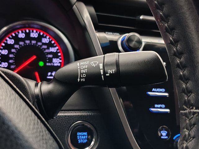 Used 2018 Toyota Camry XSE FWD image 40