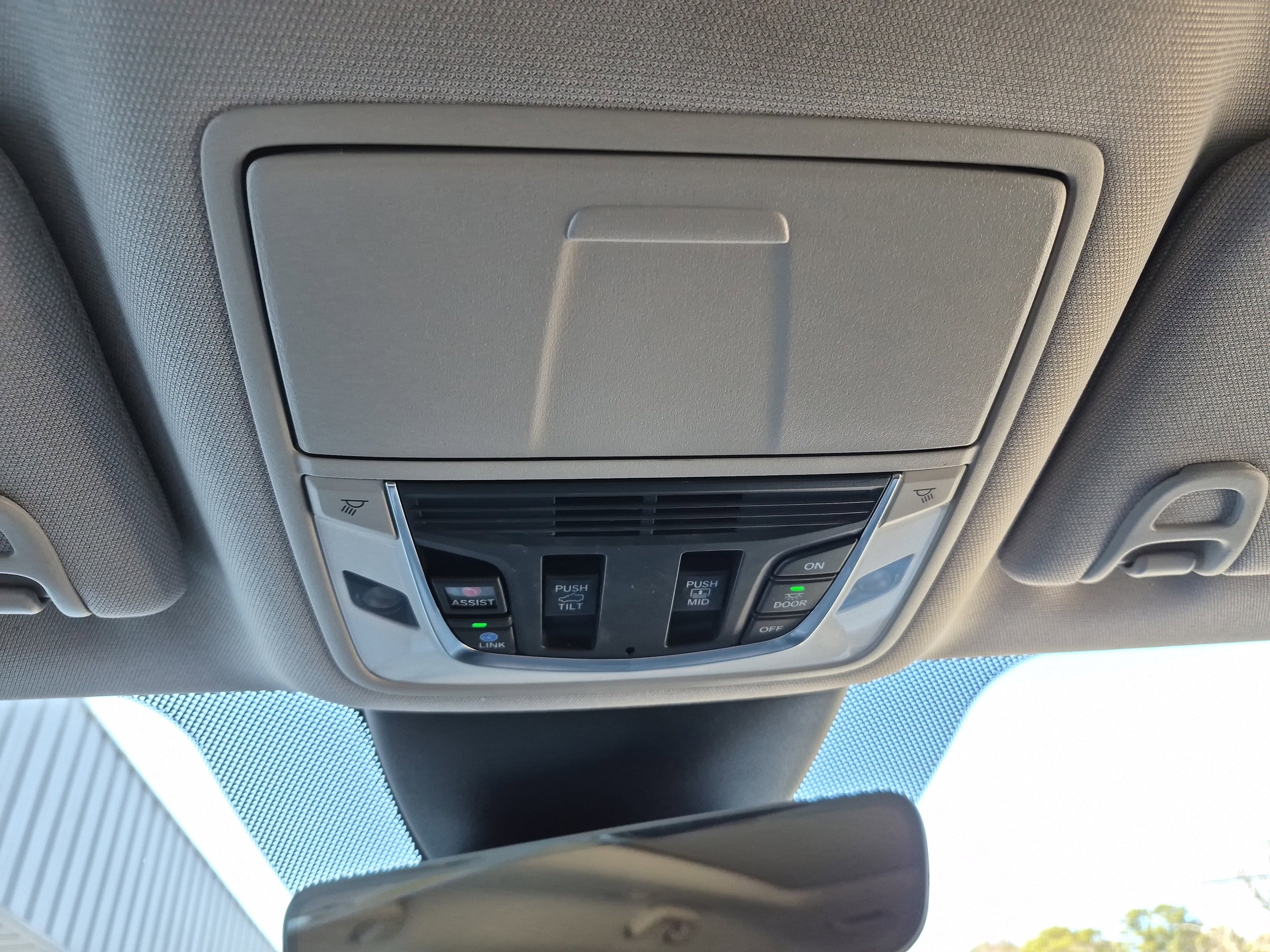 Used 2023 Acura MDX SH-AWD w/ Technology Package image 40