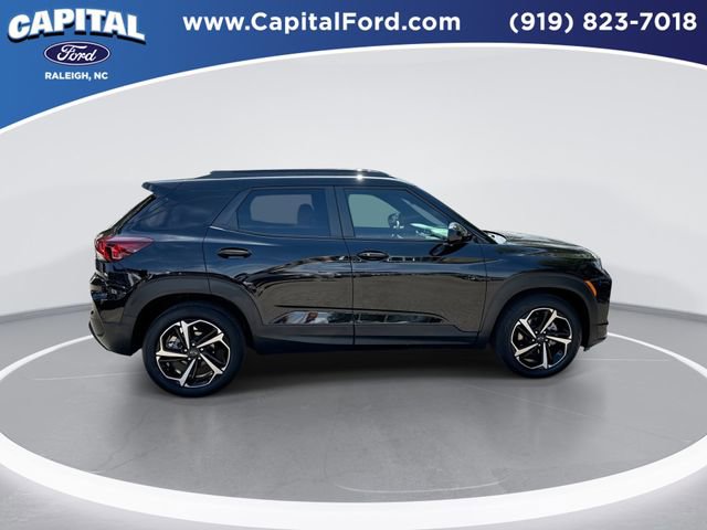 Used 2023 Chevrolet TrailBlazer RS w/ Sun and Liftgate Package FWD image 7