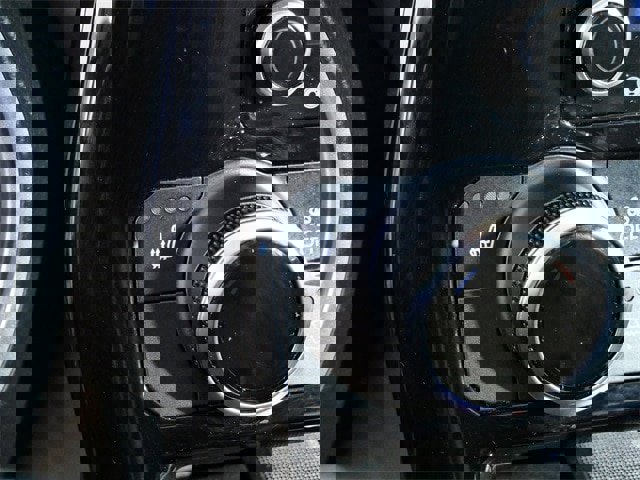 Used 2020 Toyota Highlander XLE image 23