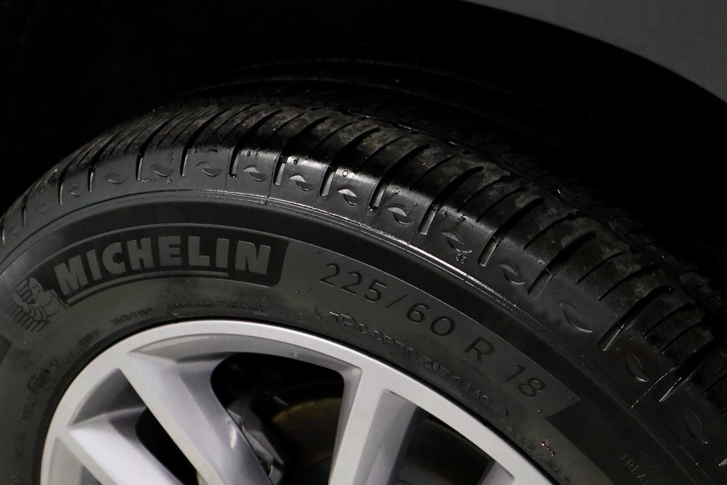 Used 2024 GMC Terrain SLT image 20