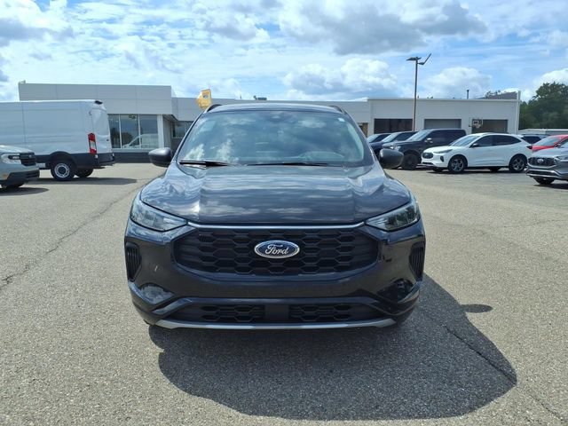 Certified 2024 Ford Escape ST-Line w/ Tech Pack #1 AWD/4WD image 2