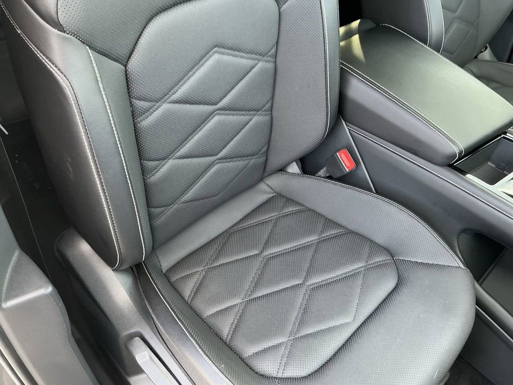 Used 2024 Volkswagen Atlas SE image 21