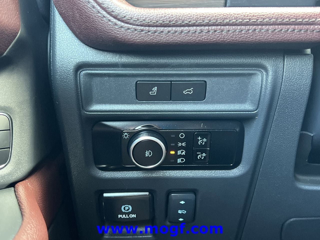 Certified 2024 Ford Expedition Limited RWD image 18